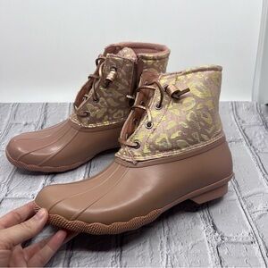 ✨EUC! Sperry Women's Saltwater Metallic Jacquard Duck Boot